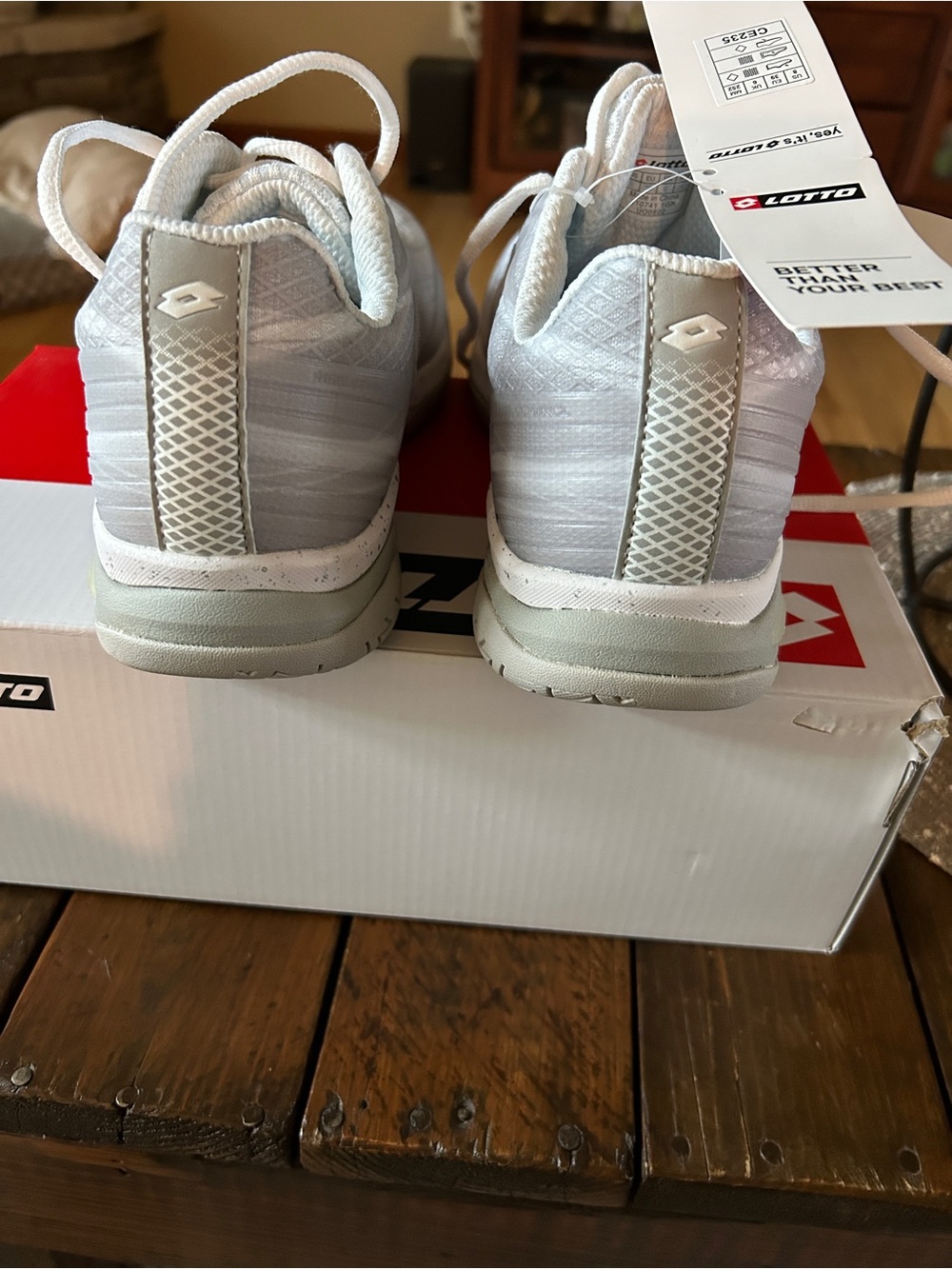 Lotto Women’s White and silver Tennis / pickleball Court shoes - Picture 6 of 9